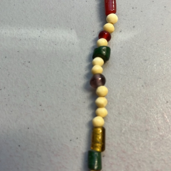 Beaded sun pendant necklace - Picture 4 of 4